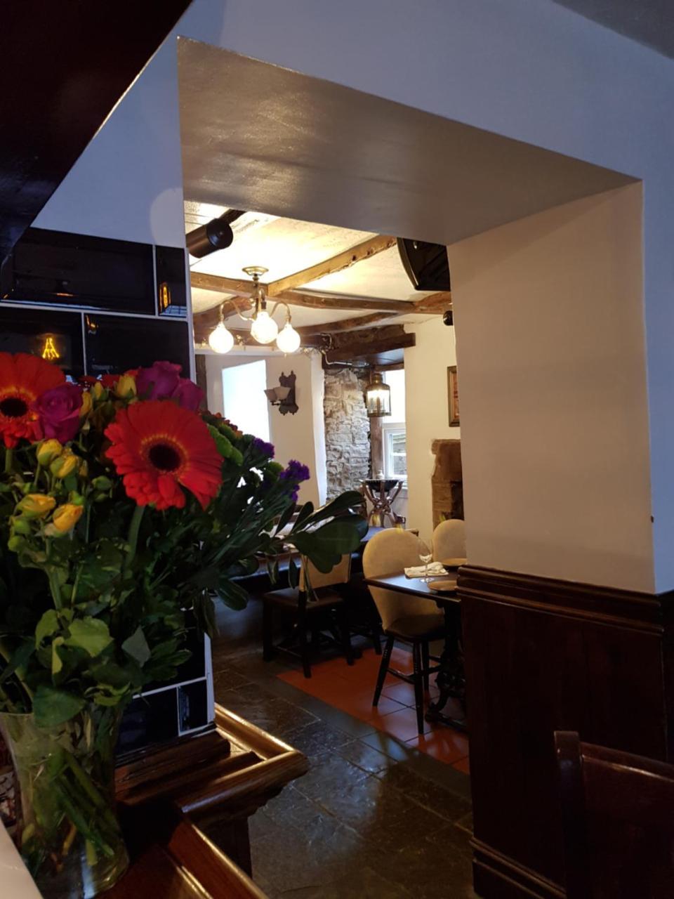 The Royal Oak Hotel Chapel-en-le-Frith Kültér fotó